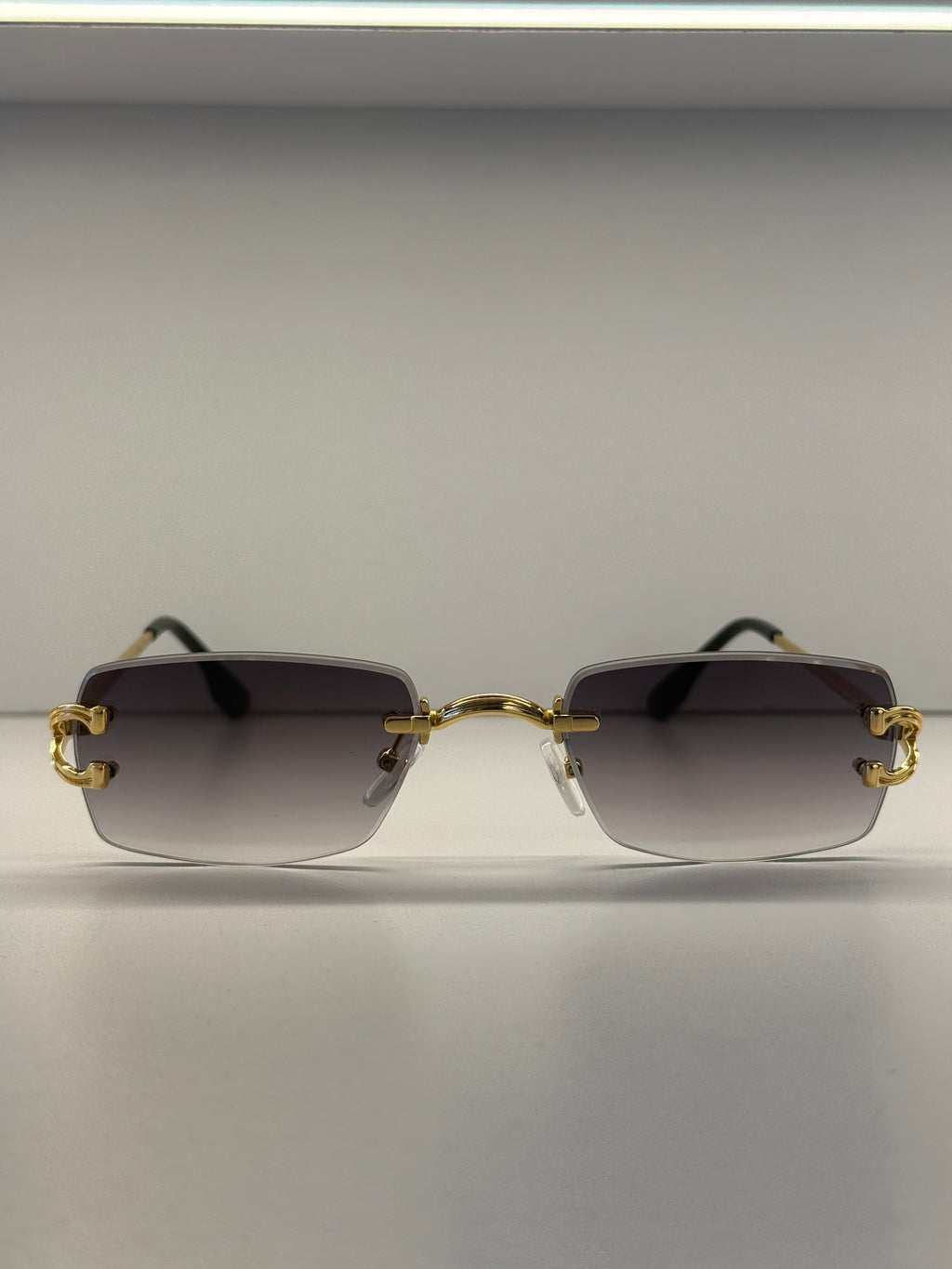 Frameless AK25027 c1