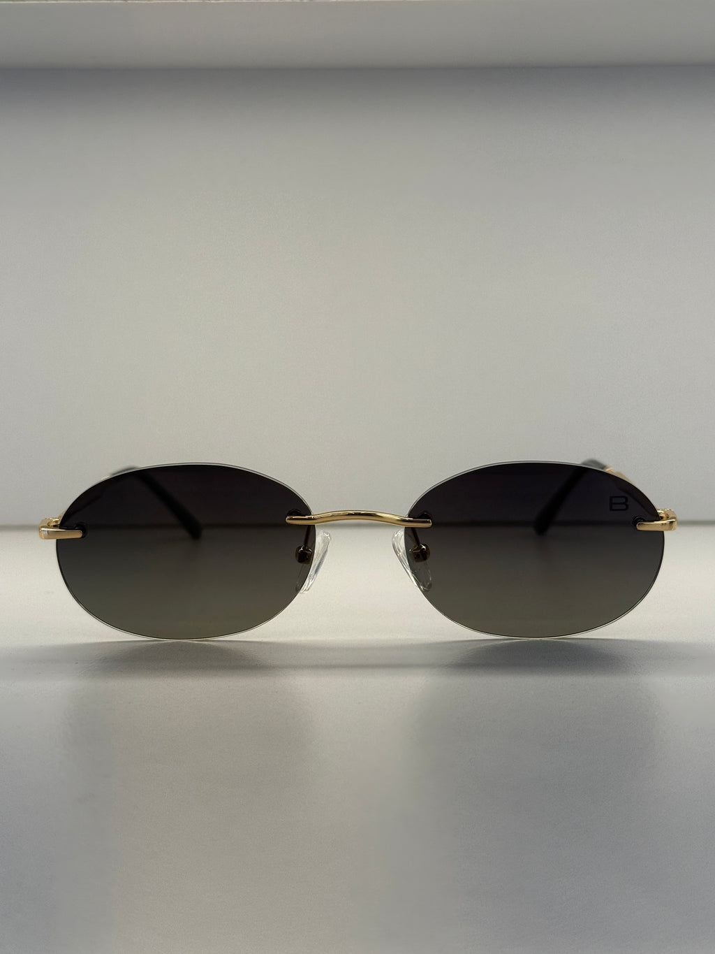 Oval frameless
