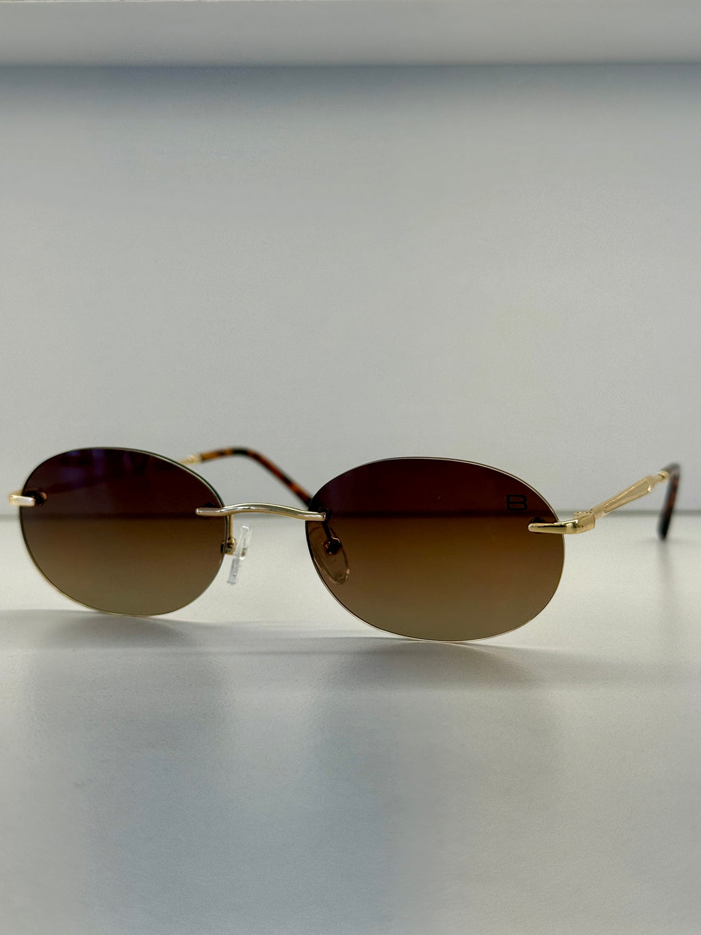 Oval frameless