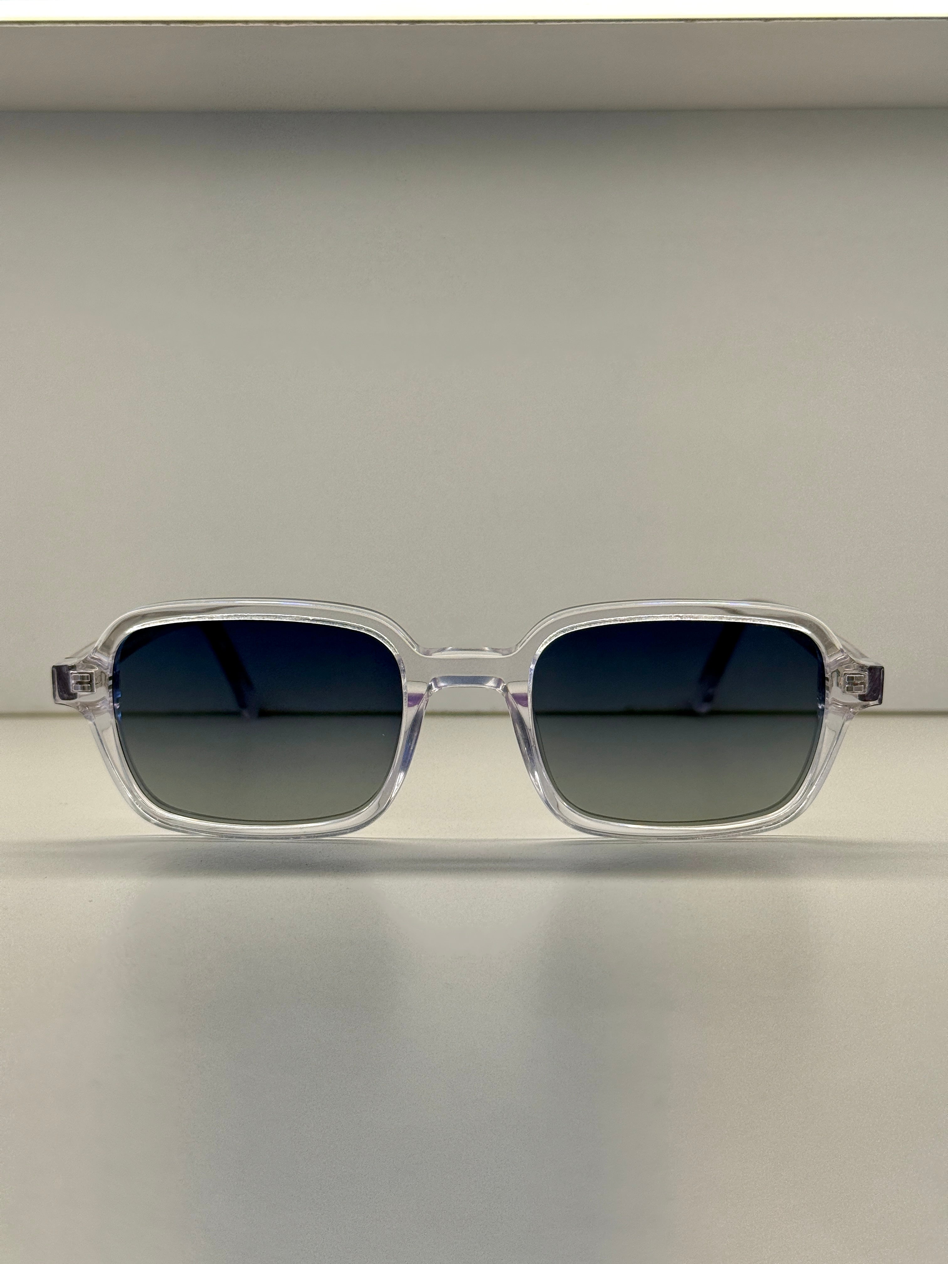 Transparent blue MT003