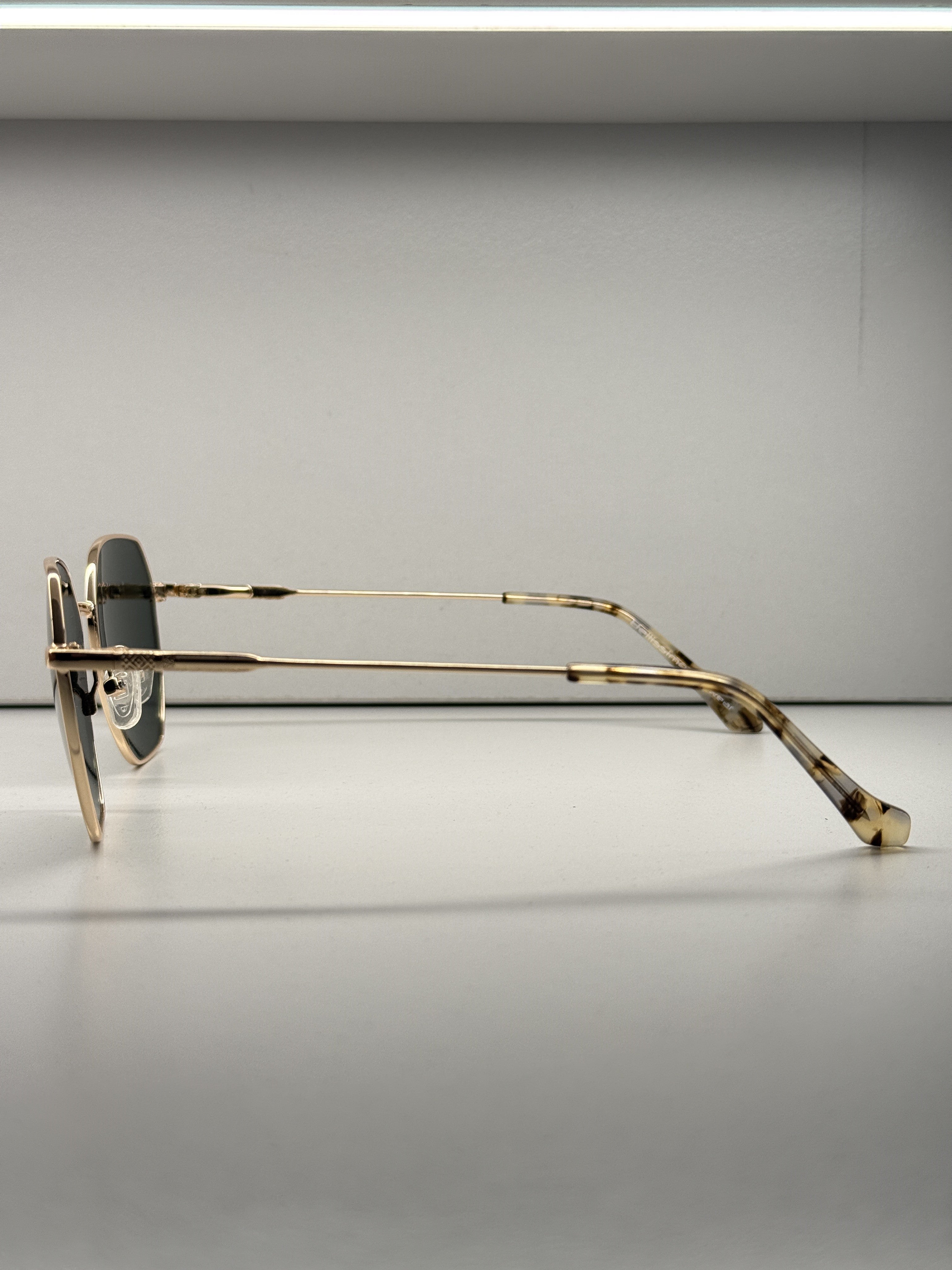 Green lens sunglasses-XC 18020