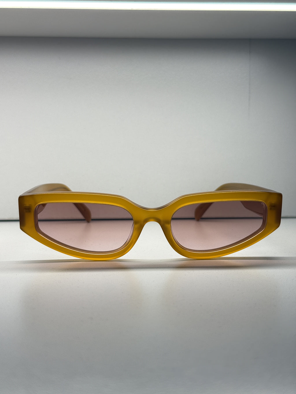 Cat-eye sunglasses sonic A