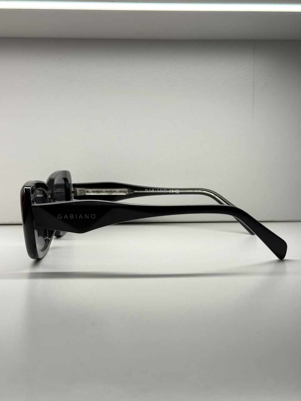 Bold sunglasses UM 8840