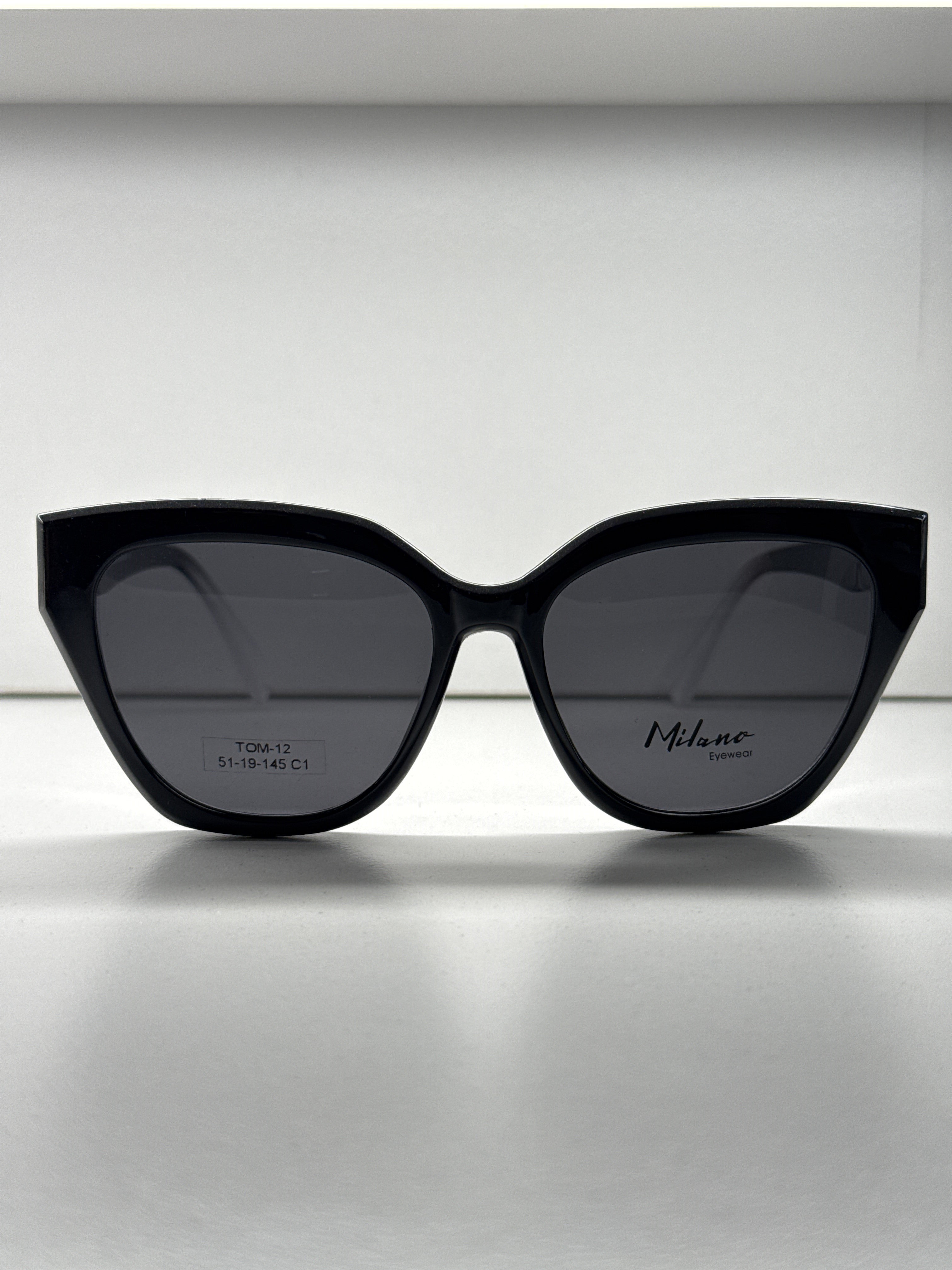 Cat-eye Clip-on eyeglasses