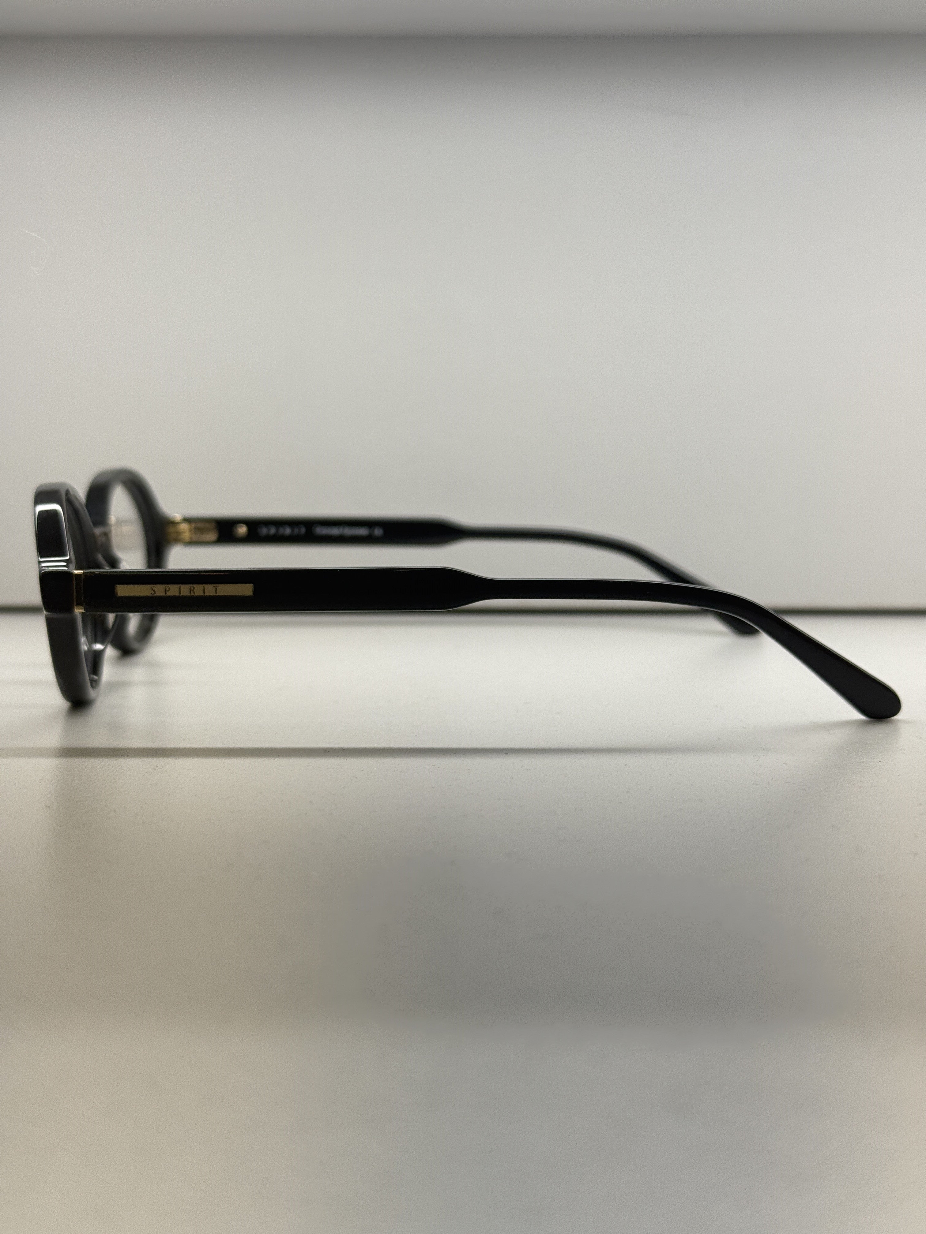 Trendy oval Eyeglasses- MOD213