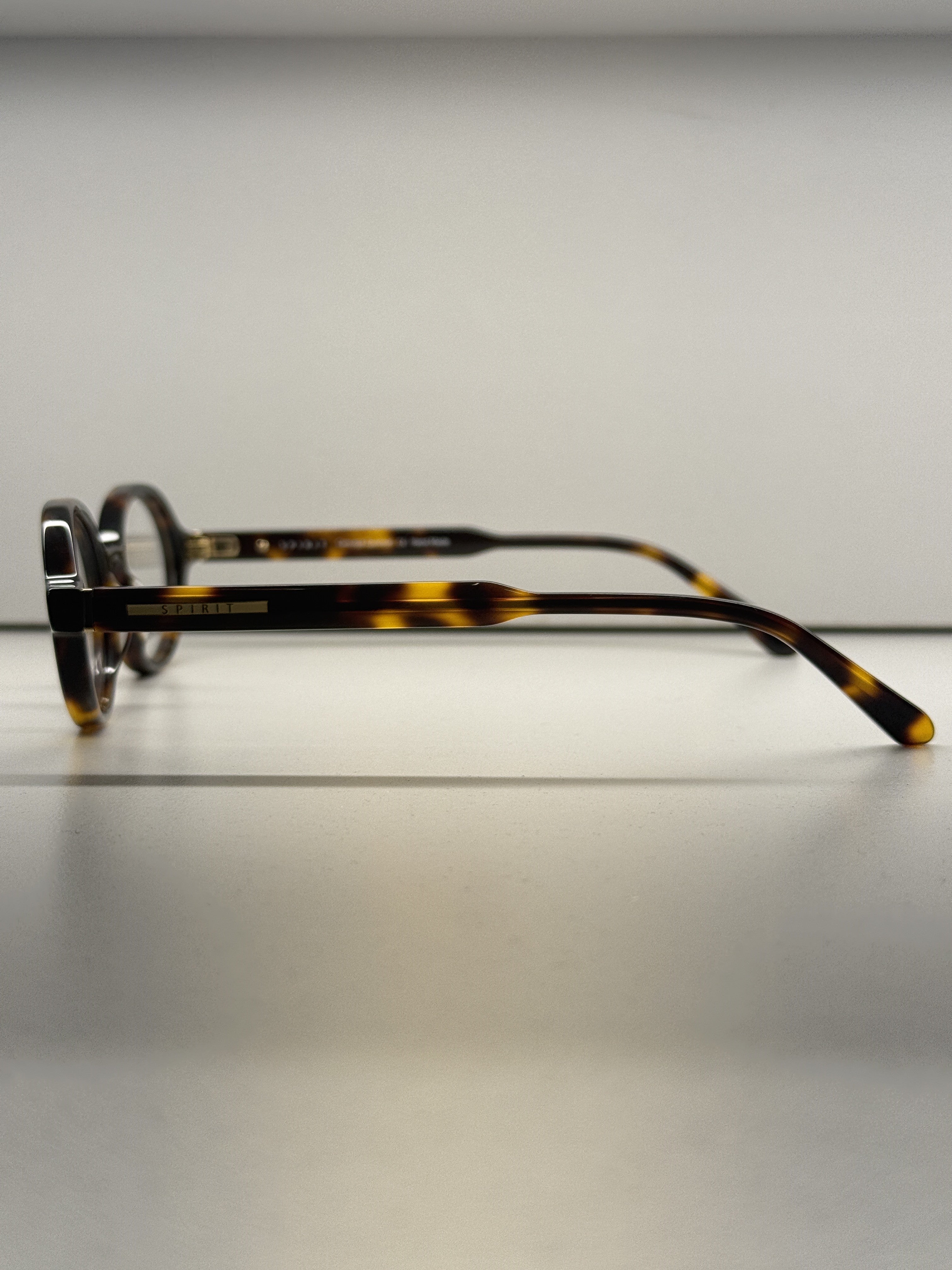 Trendy oval Eyeglasses- MOD213